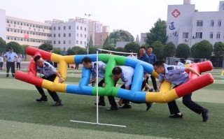 雷速-体育场传来激烈的战鼓声，助威声不绝于耳
